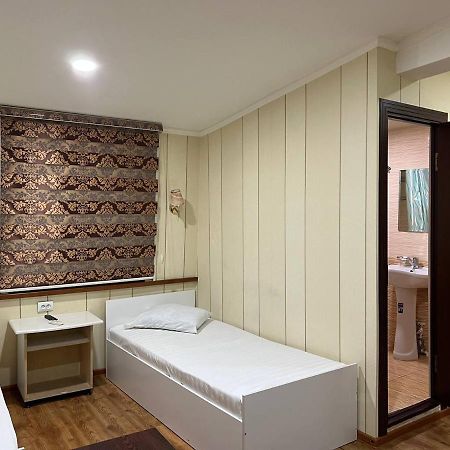 Hotel Hiva Tashkent Esterno foto